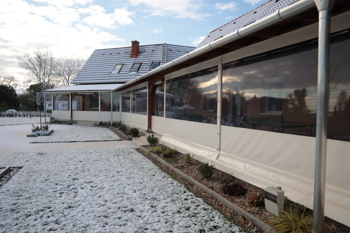 Csoportos szállás, Szálláshely nagy csoportoknak, Baráti társaság szállása, Nagy kapacitású szállás, Családi szállás nagy létszámú csoportoknak, Privát szállás nagy létszám esetén, Közösségi szálláshely, Többfős szállás, Szállás céges csoportoknak, 27 fő, 9 hálószoba