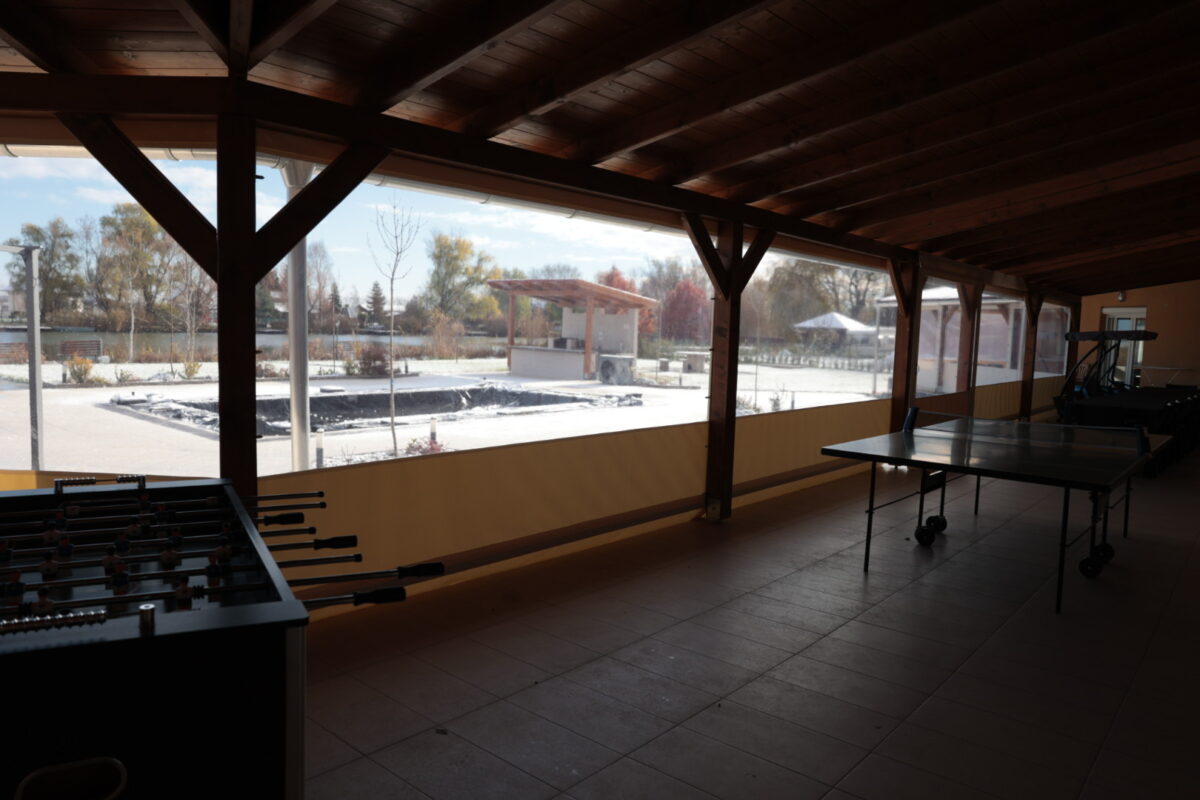 Csoportos szállás, Szálláshely nagy csoportoknak, Baráti társaság szállása, Nagy kapacitású szállás, Családi szállás nagy létszámú csoportoknak, Privát szállás nagy létszám esetén, Közösségi szálláshely, Többfős szállás, Szállás céges csoportoknak, 27 fő, 9 hálószoba